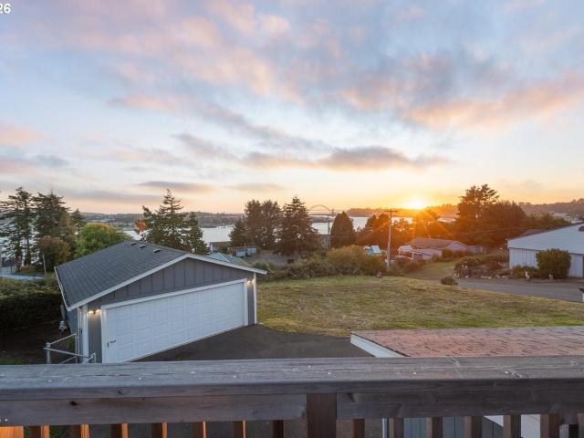 House for sale in Newport, Lincoln County
