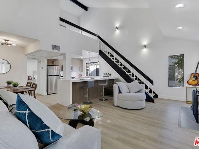Condo for sale in Van Nuys Neighborhood Council District, Canoga Park