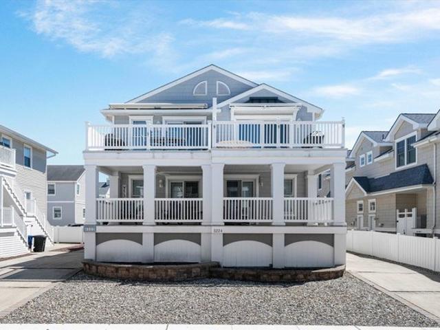 Townhouse for sale in Stone Harbor, New Jersey