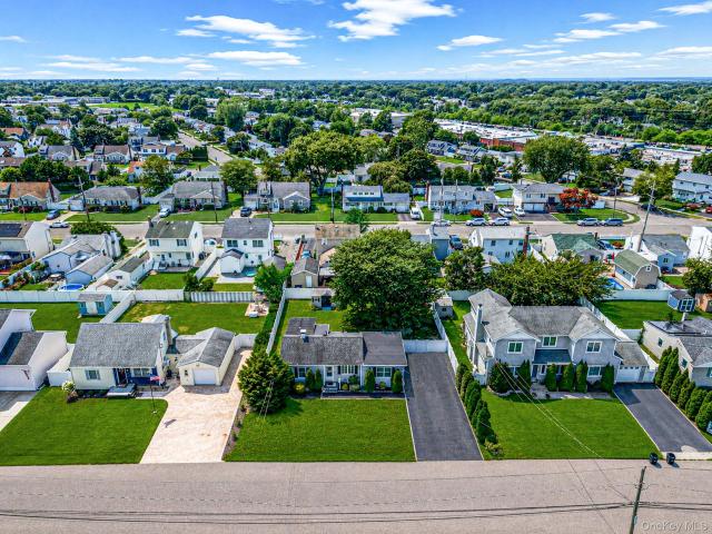 House for sale in Bohemia, New York