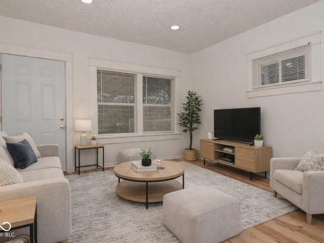 House for sale in Near Eastside, Camby