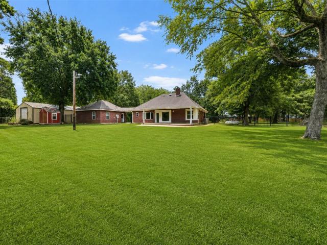 House for sale in Pinehurst, Texas