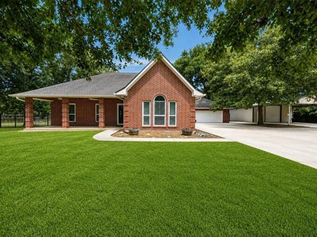 House for sale in Pinehurst, Texas