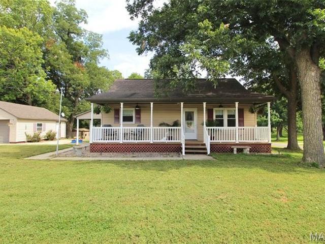 House for sale in Saint Libory, Illinois