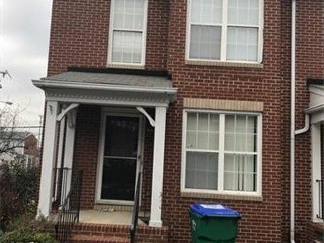 Townhouse for sale in Virginia