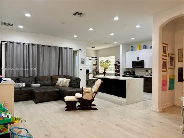 Townhouse for sale in Parkland, Florida