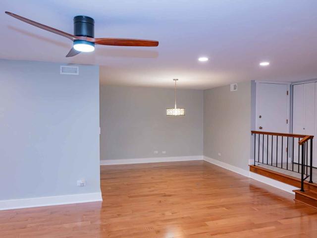 Condo for sale in Palos Hills, Illinois