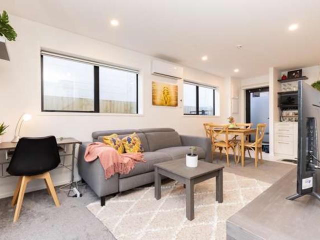 Townhouse for sale in Heathcote, Canterbury