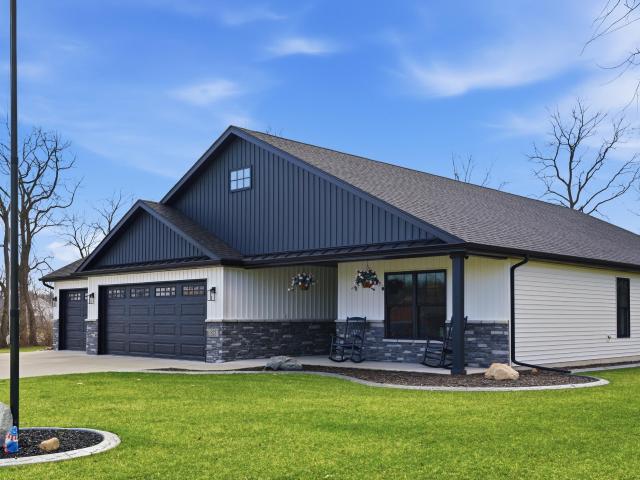 Property for sale in Demotte, Indiana