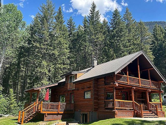 House for sale in Parson, British Columbia