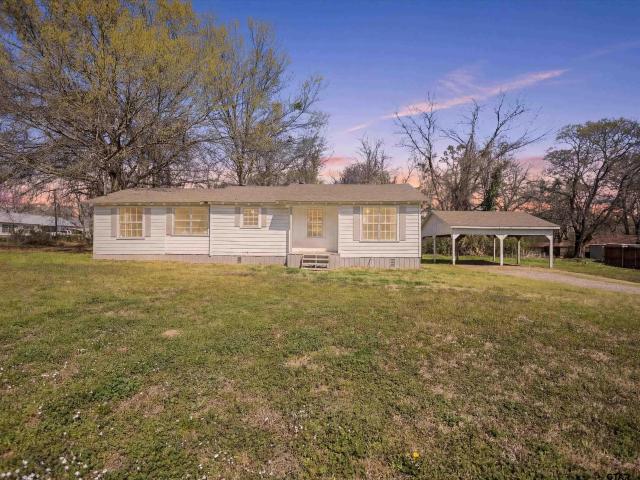 House for sale in Gilchrist, Texas