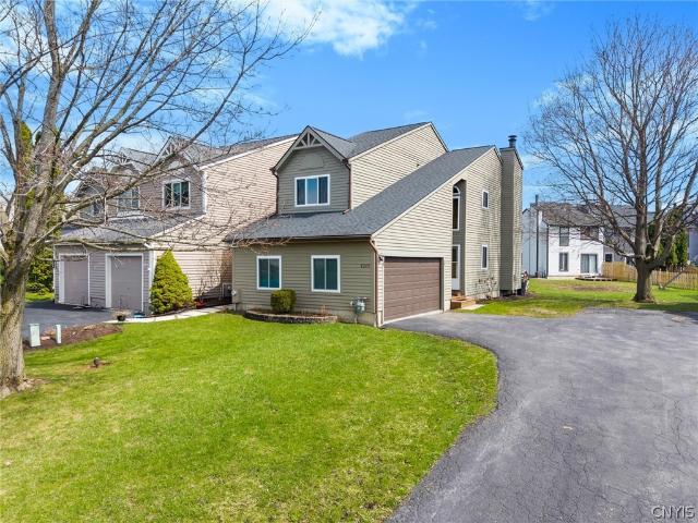 Condo for sale in Clay, New York