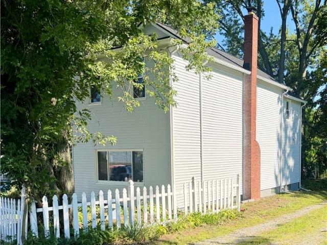 House for sale in Brookfield, Ohio