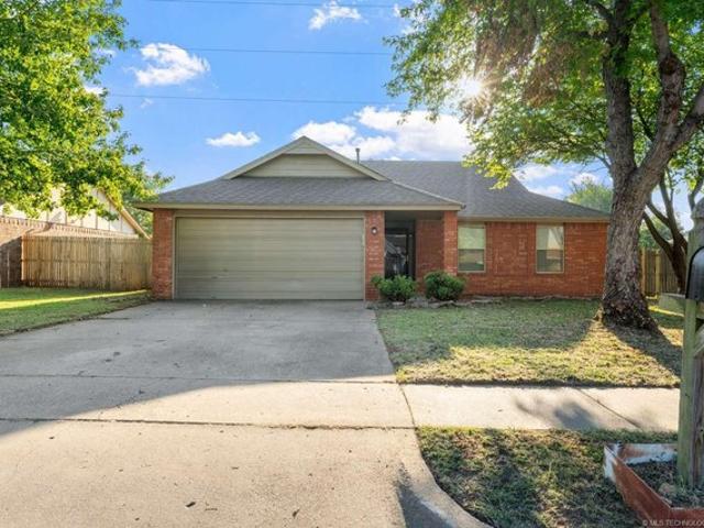House for sale in Owasso, Tulsa County