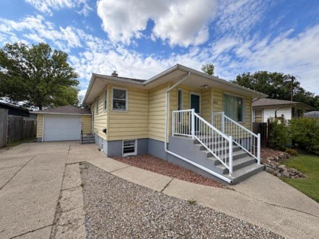 House for sale in London Road, Lethbridge
