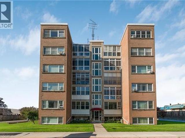 Condo for sale in Burlington, Ontario
