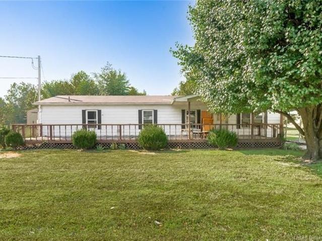 House for sale in Scottsburg, Scott County