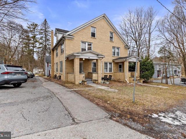 House for sale in Lemont, Pennsylvania