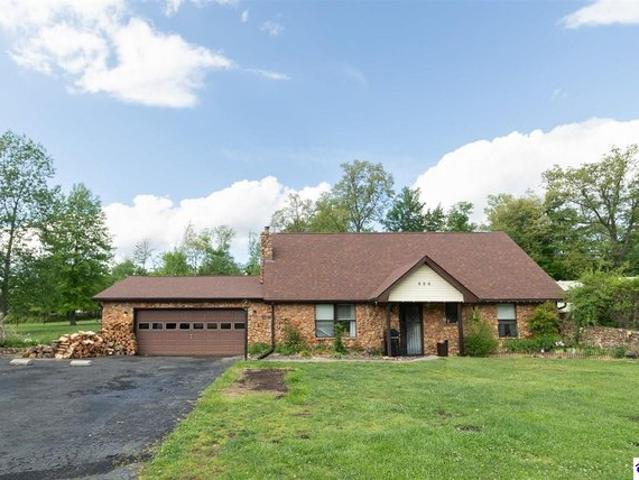 House for sale in Cecilia, Kentucky