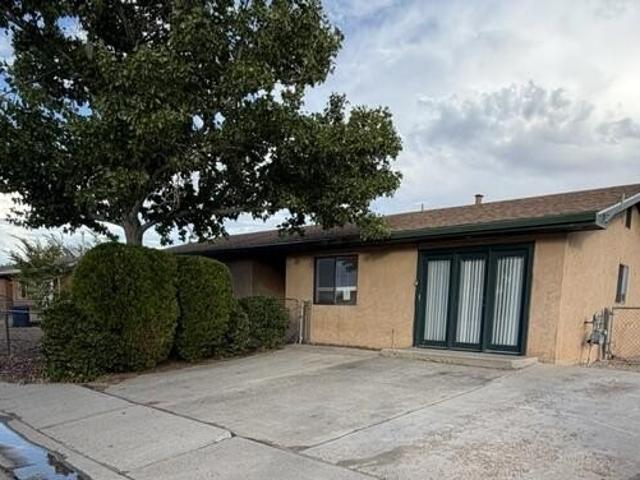 House for sale in Los Lunas, New Mexico