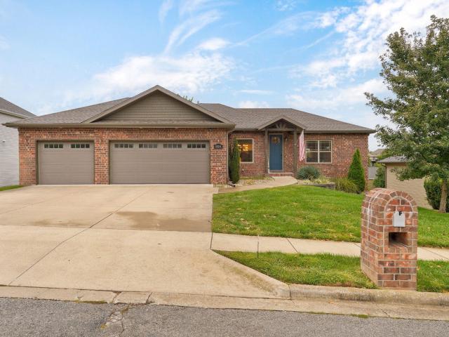 House for sale in Cobble Creek, Nixa