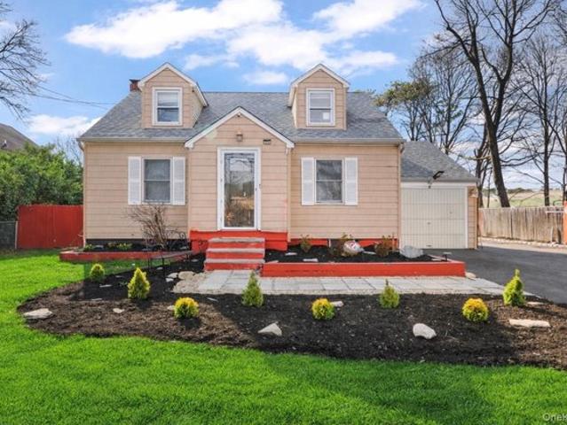 House for sale in Bohemia, New York