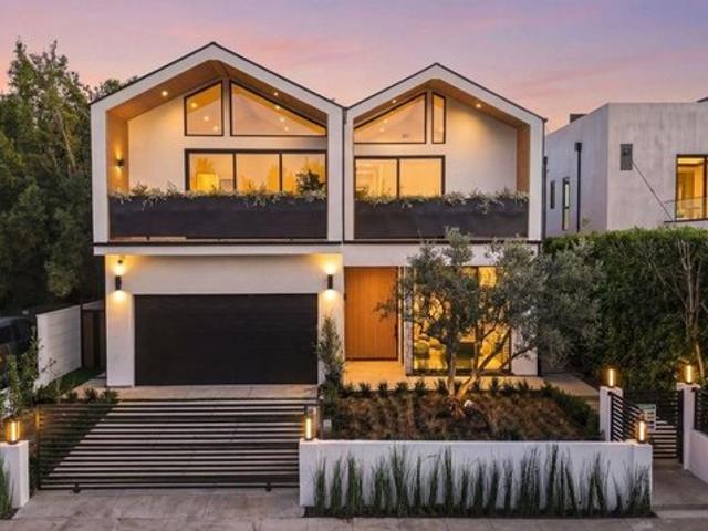 House for sale in Canoga Park, California