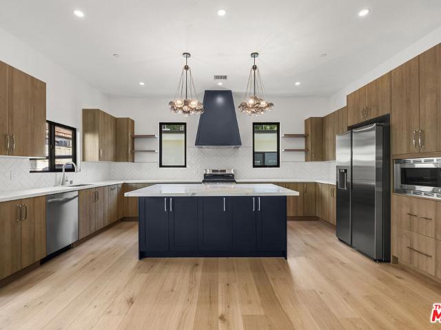 Property for rent in Canoga Park, California
