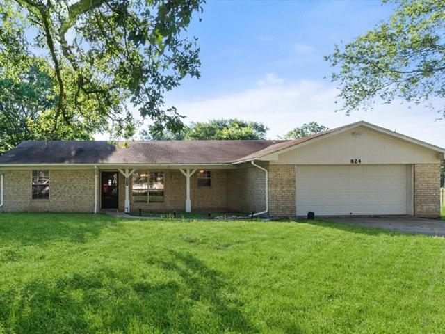 House for sale in Fairfield, Texas