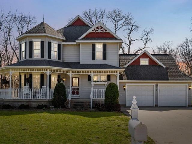 House for sale in Manchester, Iowa