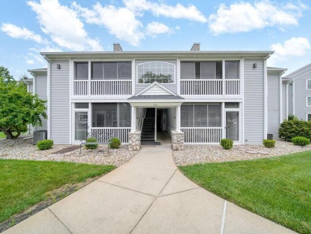 Condo for sale in Jackson