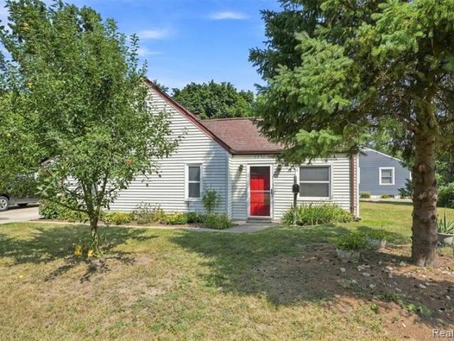 House for sale in Utica, Michigan