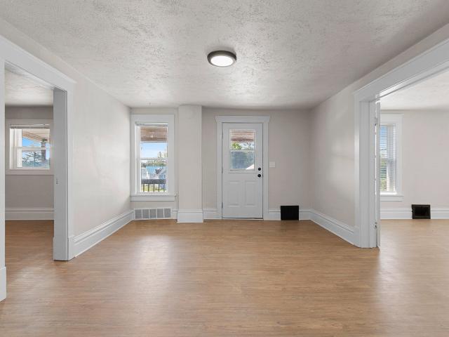 House for sale in Greenleaf