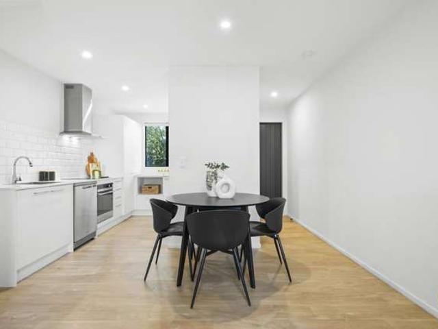 Townhouse for sale in Heathcote, Canterbury