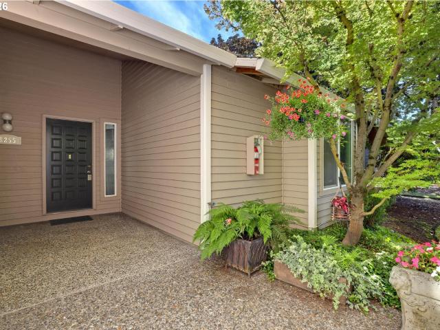 Condo for sale in Oregonia