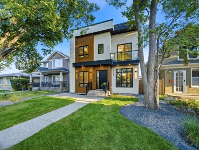 House for sale in Mount Pleasant, Calgary