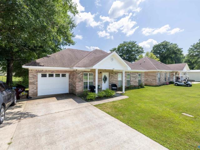 House for sale in Hamilton, Alabama