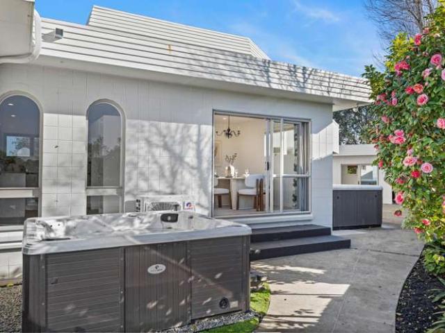 House for sale in Whangaparaoa