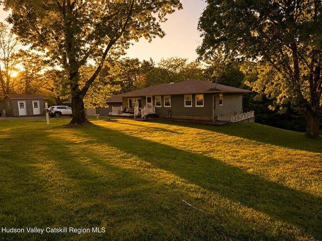 House for sale in Hannacroix, New York