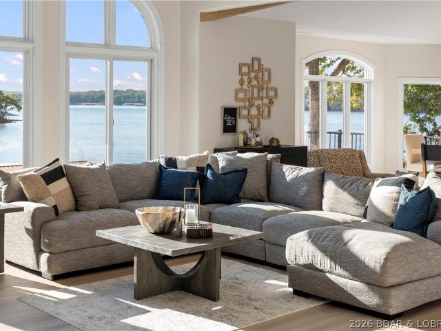 House for sale in Sunrise Beach, Camden County