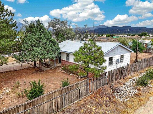 House for sale in El Prado, New Mexico