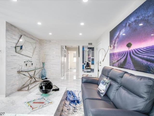 Condo for sale in Lyndhurst, New Jersey