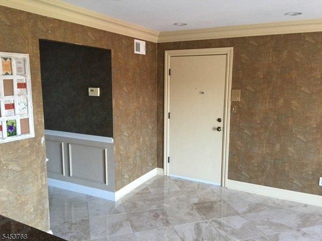 Condo for sale in Lyndhurst, New Jersey