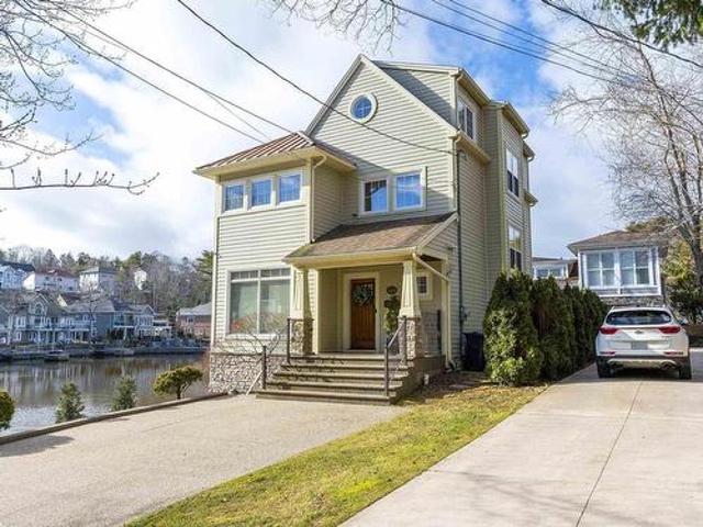 House for sale in Fort Sackville, Bedford