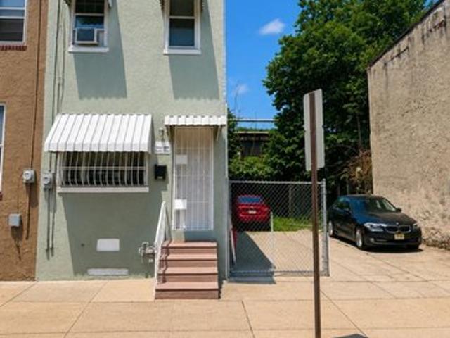 Townhouse for sale in Camden, New Jersey