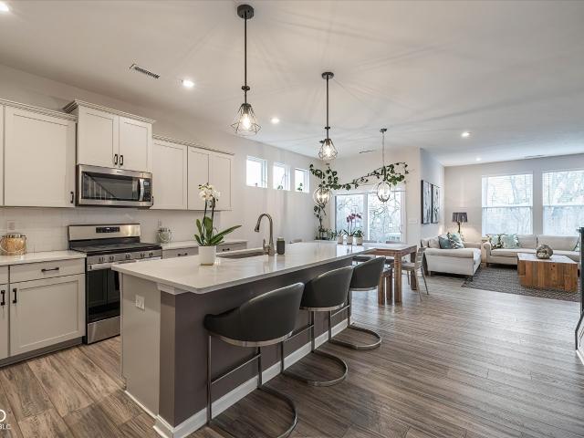 Condo for sale in Avon, Indiana