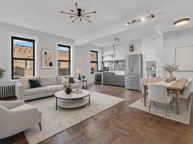 Property for sale in The Bronx, Arverne
