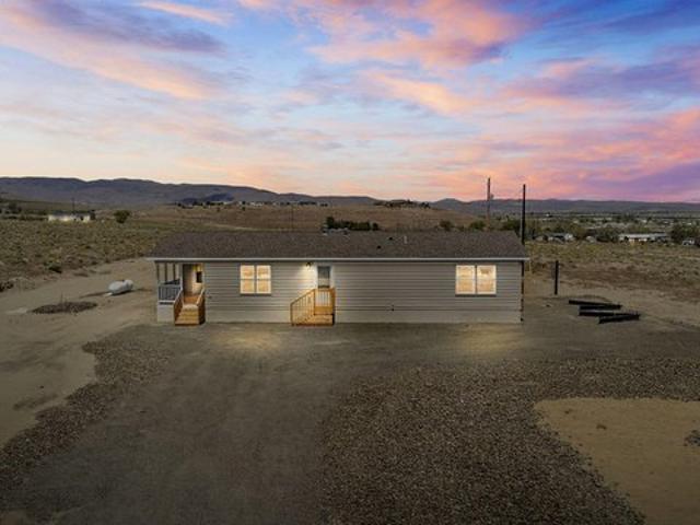 House for sale in Silver Springs, Nevada