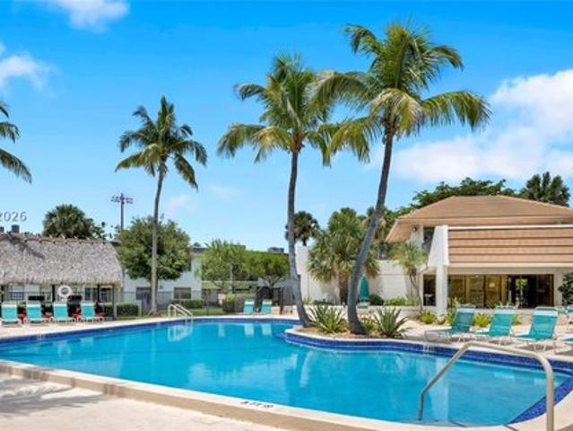 Condo for sale in Pinecrest, Florida