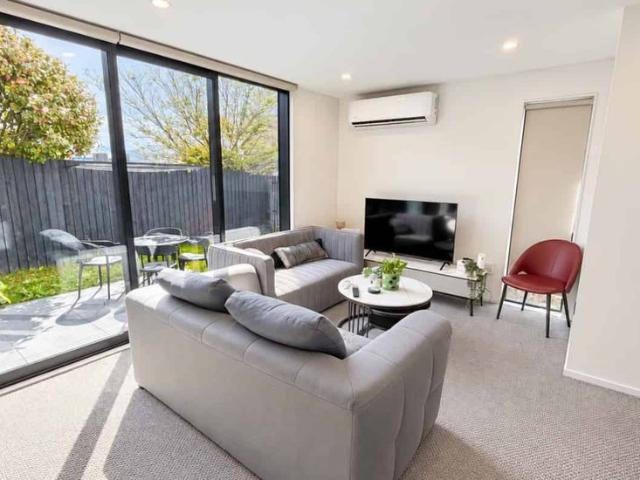 Townhouse for rent in Heathcote, Canterbury